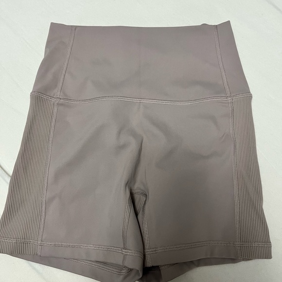 Aerie Offline 5” Biker Short, S, Pink/Taupe/Beige - Picture 3 of 3